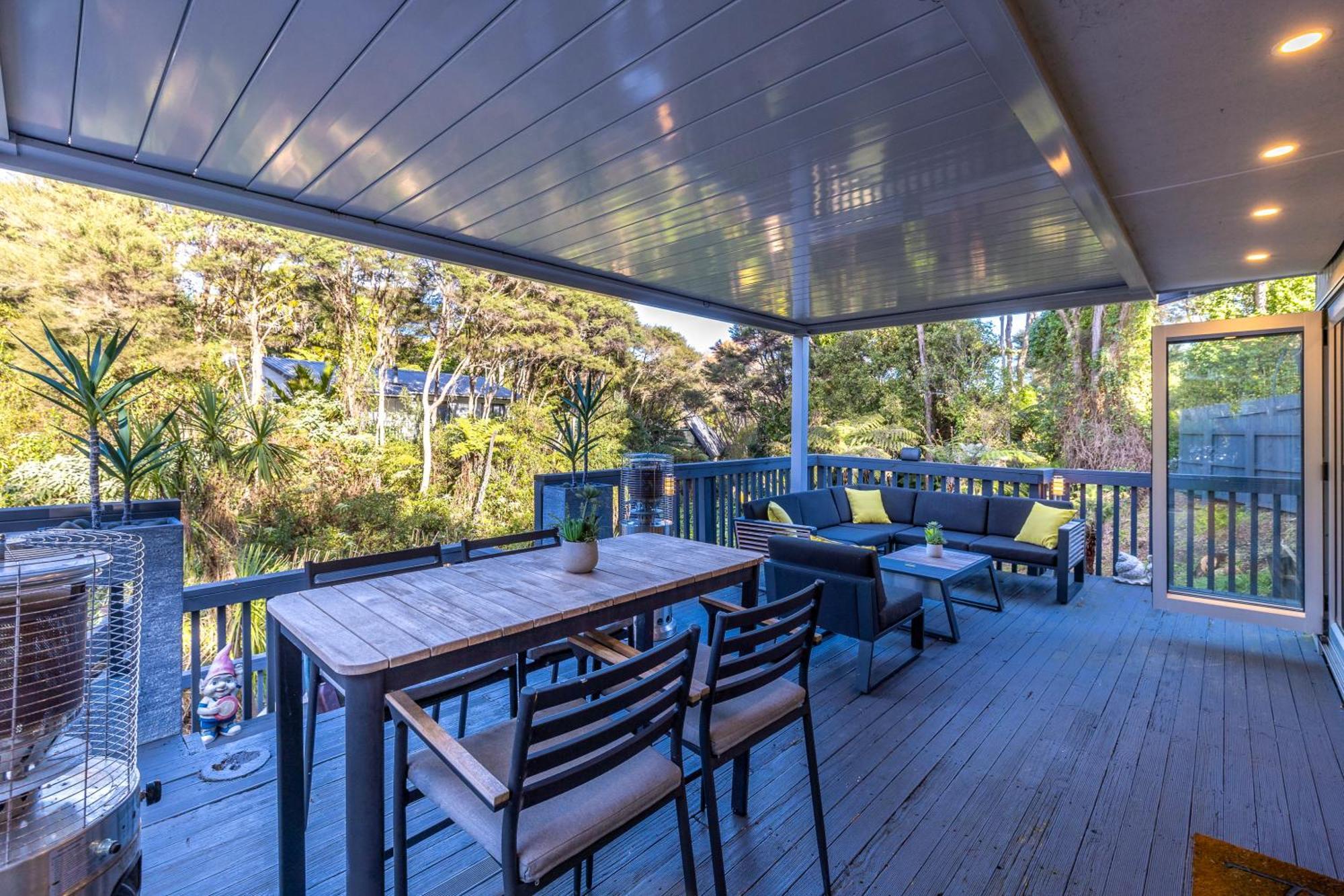 Island Sanctuary - Waiheke Holiday Home Ostend Buitenkant foto