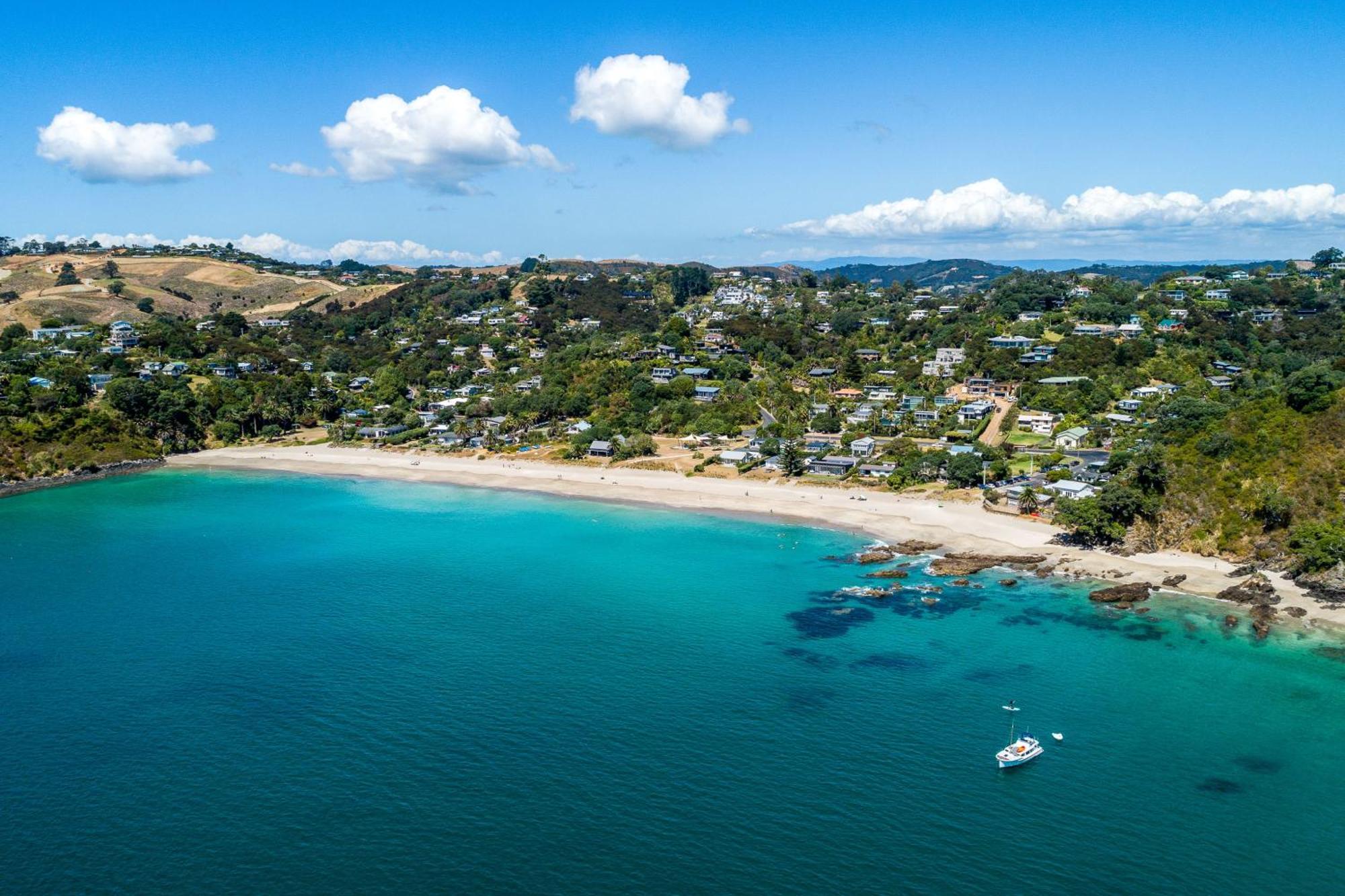 Island Sanctuary - Waiheke Holiday Home Ostend Buitenkant foto