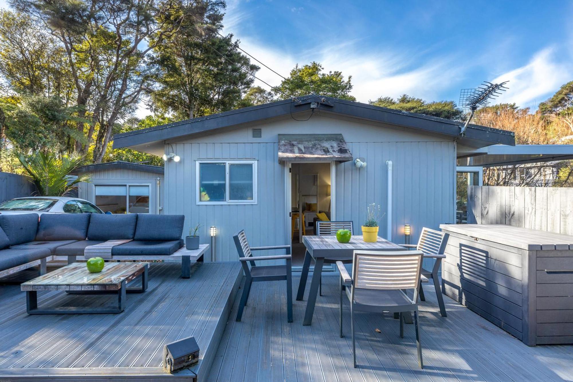 Island Sanctuary - Waiheke Holiday Home Ostend Buitenkant foto